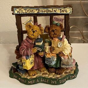Vintage Boyd’s Bears & Friends resin figurine of shopping friends 2003